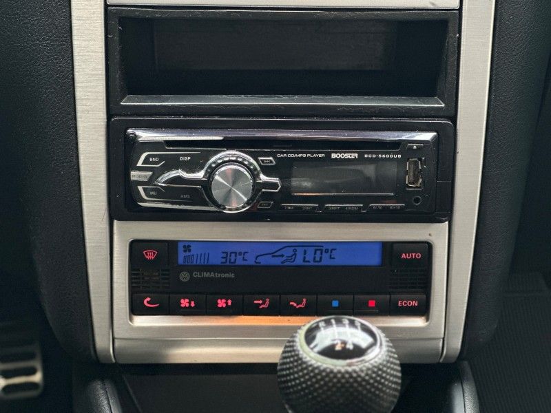 Volkswagen GOLF SPORTLINE 1.6 2010 NEUMANN VEÍCULOS ARROIO DO MEIO / Carros no Vale