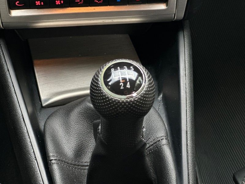 Volkswagen GOLF SPORTLINE 1.6 2010 NEUMANN VEÍCULOS ARROIO DO MEIO / Carros no Vale