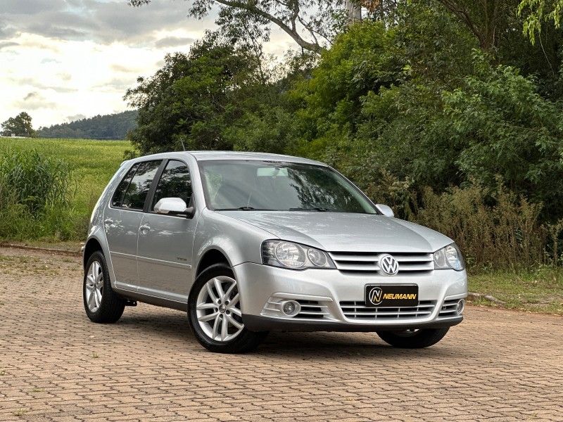 Volkswagen GOLF SPORTLINE 1.6 2010 NEUMANN VEÍCULOS ARROIO DO MEIO / Carros no Vale