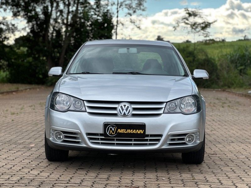 Volkswagen GOLF SPORTLINE 1.6 2010 NEUMANN VEÍCULOS ARROIO DO MEIO / Carros no Vale