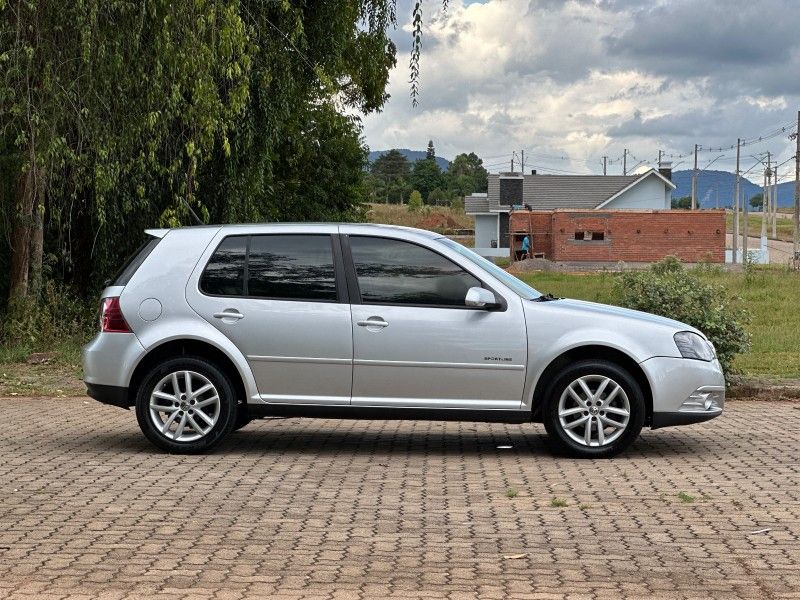 Volkswagen GOLF SPORTLINE 1.6 2010 NEUMANN VEÍCULOS ARROIO DO MEIO / Carros no Vale