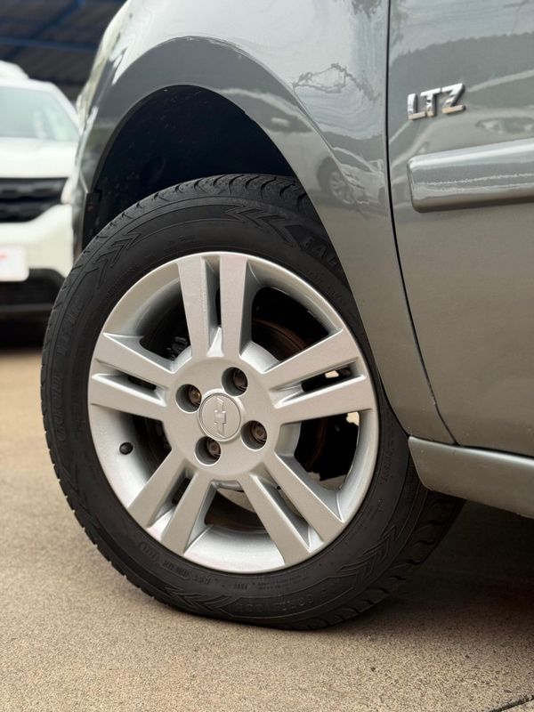 Chevrolet AGILE LTZ 1.4 8V 2011 FERREIRA VEÍCULOS VENÂNCIO AIRES / Carros no Vale