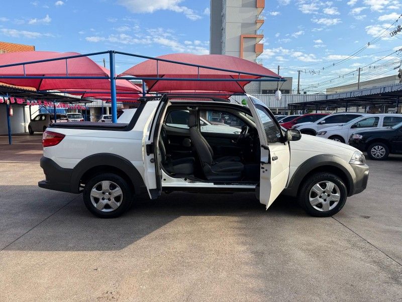 Fiat STRADA C.DUPLA WORKING 1.4 8V 2016 FERREIRA VEÍCULOS VENÂNCIO AIRES / Carros no Vale