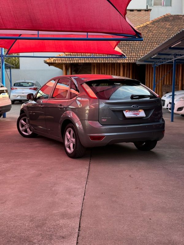 Ford FOCUS 2.0 L 2009 FERREIRA VEÍCULOS VENÂNCIO AIRES / Carros no Vale