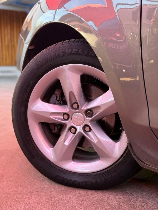 Ford FOCUS 2.0 L 2009 FERREIRA VEÍCULOS VENÂNCIO AIRES / Carros no Vale