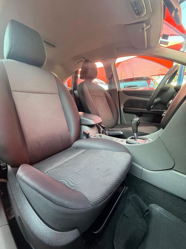 Ford FOCUS 2.0 L 2009 FERREIRA VEÍCULOS VENÂNCIO AIRES / Carros no Vale