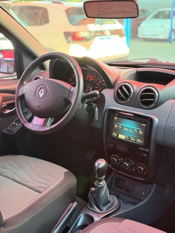 Renault DUSTER TECH ROAD 2.0 2014 FERREIRA VEÍCULOS VENÂNCIO AIRES / Carros no Vale