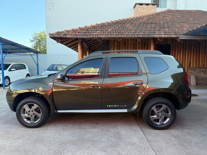 Renault DUSTER TECH ROAD 2.0 2014 FERREIRA VEÍCULOS VENÂNCIO AIRES / Carros no Vale