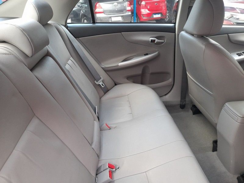 Toyota COROLLA XEi 2.0 2013 FERREIRA VEÍCULOS VENÂNCIO AIRES / Carros no Vale