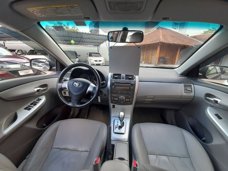 Toyota COROLLA XEi 2.0 2013 FERREIRA VEÍCULOS VENÂNCIO AIRES / Carros no Vale