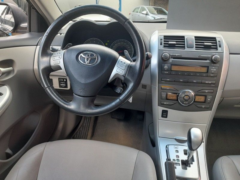 Toyota COROLLA XEi 2.0 2013 FERREIRA VEÍCULOS VENÂNCIO AIRES / Carros no Vale
