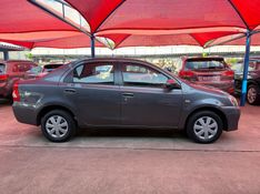Toyota ETIOS SEDAN XS 1.5 2016 FERREIRA VEÍCULOS VENÂNCIO AIRES / Carros no Vale
