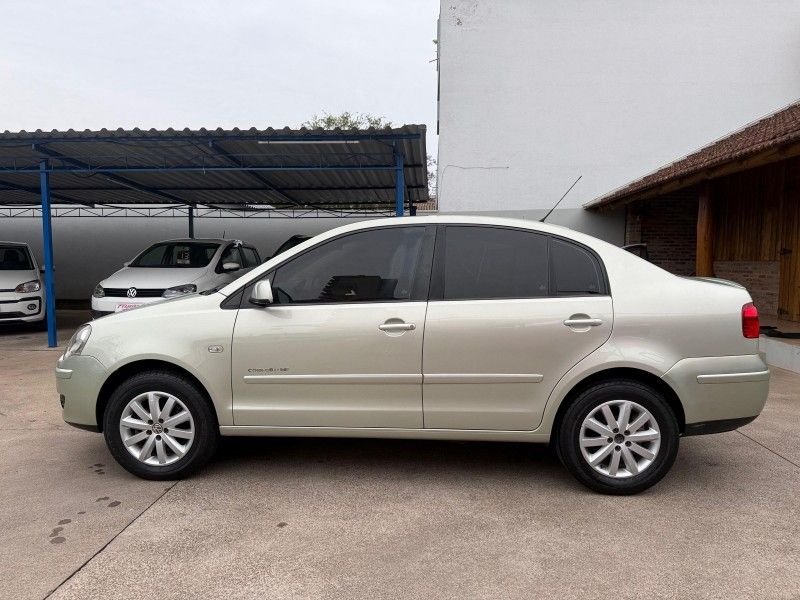 Volkswagen POLO SEDAN COMFORTLINE 1.6 8V 2009 FERREIRA VEÍCULOS VENÂNCIO AIRES / Carros no Vale
