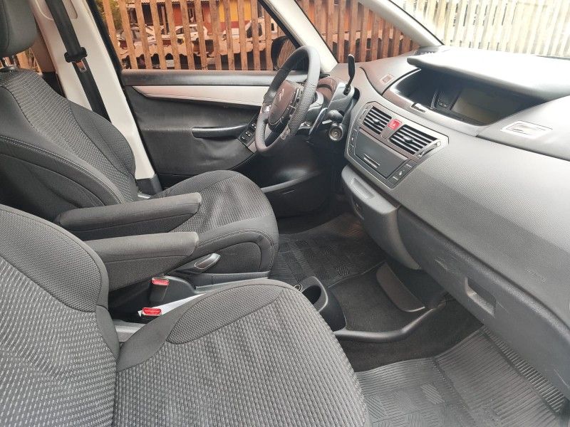 CITROËN C4 PICASSO 2.0 16V 2011/2011 HUBNER MULTIMARCAS FARROUPILHA / Carros no Vale