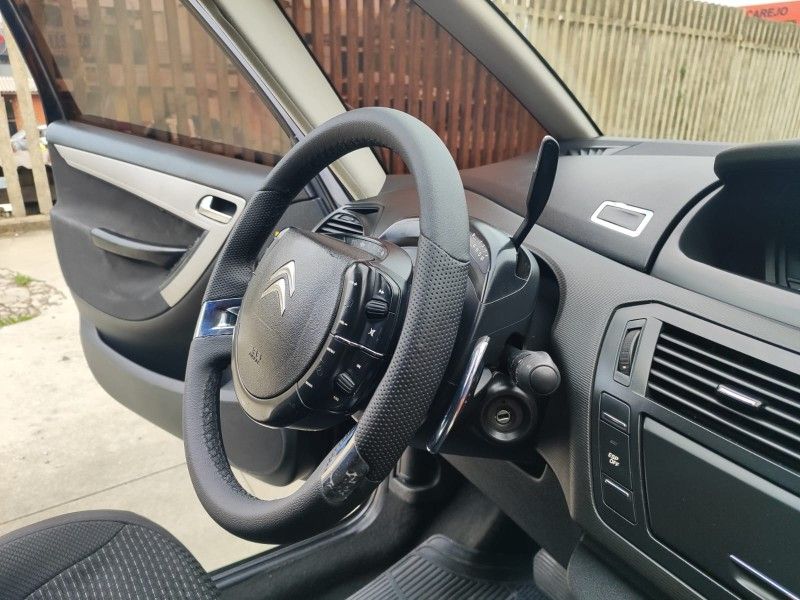 CITROËN C4 PICASSO 2.0 16V 2011/2011 HUBNER MULTIMARCAS FARROUPILHA / Carros no Vale