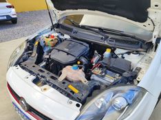 FIAT BRAVO 1.8 SPORTING 16V AUTOMATIZADO 2013/2014 HUBNER MULTIMARCAS FARROUPILHA / Carros no Vale