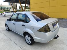 FORD FIESTA 1.0 MPI CLASS 8V 2012/2013 HUBNER MULTIMARCAS FARROUPILHA / Carros no Vale