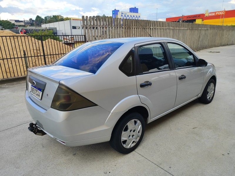 FORD FIESTA 1.0 MPI CLASS 8V 2012/2013 HUBNER MULTIMARCAS FARROUPILHA / Carros no Vale