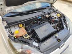 FORD FIESTA 1.0 MPI CLASS 8V 2012/2013 HUBNER MULTIMARCAS FARROUPILHA / Carros no Vale