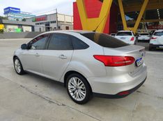 FORD FOCUS 2.0 SE SEDAN 16V 2017/2018 HUBNER MULTIMARCAS FARROUPILHA / Carros no Vale