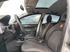 PEUGEOT 207 1.4 QUIKSILVER 8V 2009/2010 HUBNER MULTIMARCAS FARROUPILHA / Carros no Vale