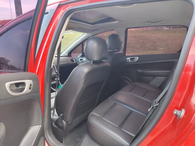 PEUGEOT 307 2.0 PREMIUM 16V 2011/2012 HUBNER MULTIMARCAS FARROUPILHA / Carros no Vale