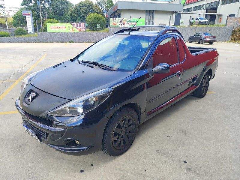 PEUGEOT HOGGAR 1.4 XR 2010/2011 HUBNER MULTIMARCAS FARROUPILHA / Carros no Vale