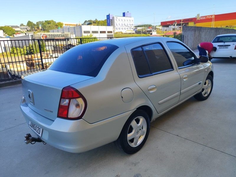 RENAULT CLIO 1.6 PRIVILÉGE SEDAN 16V 2008/2009 HUBNER MULTIMARCAS FARROUPILHA / Carros no Vale