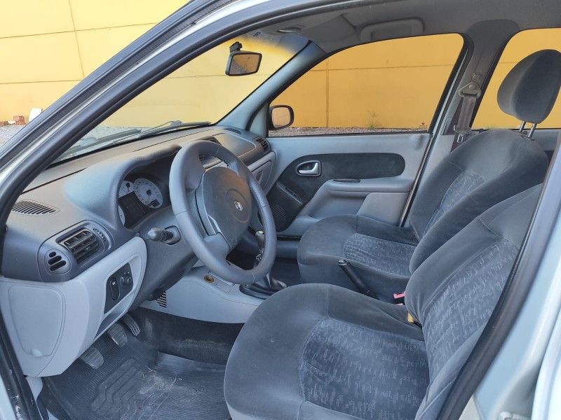 RENAULT CLIO 1.6 PRIVILÉGE SEDAN 16V 2008/2009 HUBNER MULTIMARCAS FARROUPILHA / Carros no Vale