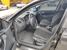 RENAULT MÉGANE 2.0 EXTREME SEDAN 16V 2009/2010 HUBNER MULTIMARCAS FARROUPILHA / Carros no Vale