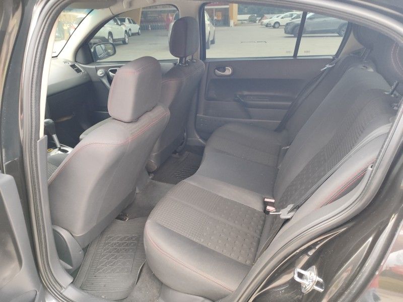 RENAULT MÉGANE 2.0 EXTREME SEDAN 16V 2009/2010 HUBNER MULTIMARCAS FARROUPILHA / Carros no Vale