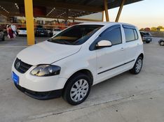 VOLKSWAGEN FOX 1.0 MI ROUTE 8V 2009/2009 HUBNER MULTIMARCAS FARROUPILHA / Carros no Vale