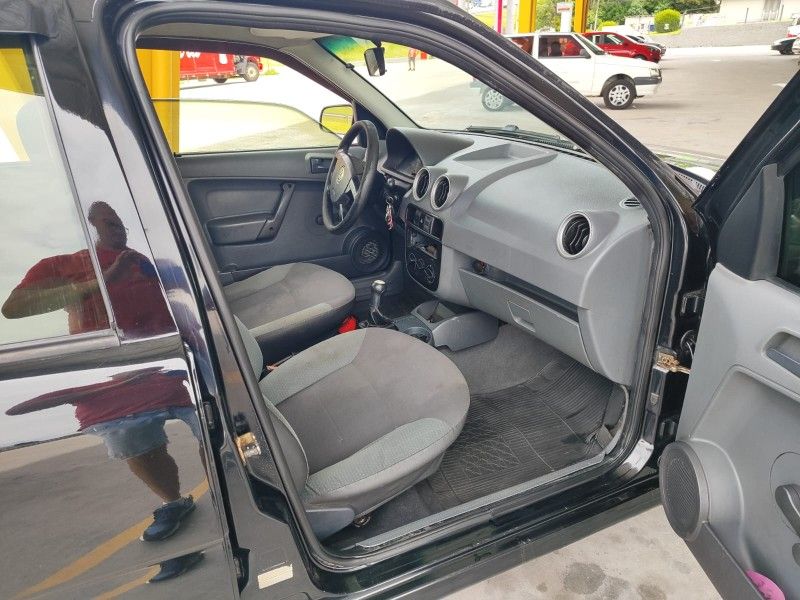 VOLKSWAGEN GOL 1.0 MI CITY 8V 2006/2006 HUBNER MULTIMARCAS FARROUPILHA / Carros no Vale VOLKSWAGEN GOL 1.0 MI CITY 8V 2006/2006 HUBNER MULTIMARCAS FARROUPILHA / Carros no Vale