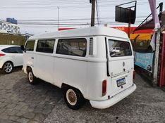 VOLKSWAGEN KOMBI 1.6 MI STD ESCOLAR 8V 3P 2000/2000 HUBNER MULTIMARCAS FARROUPILHA / Carros no Vale