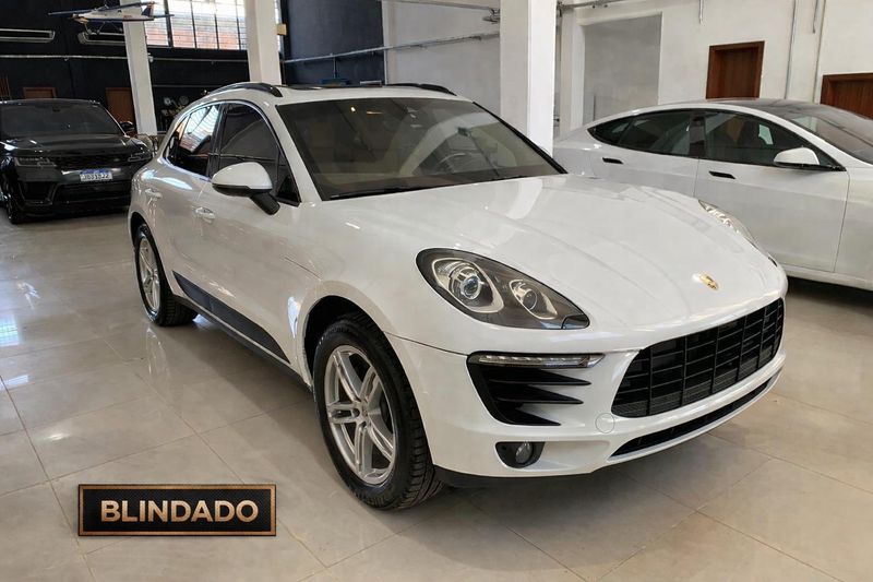 PORSCHE MACAN 2.0 16V GASOLINA 4P AUTOMÁTICO 2017/2018 FÁBIO BERNARDES PORTO ALEGRE / Carros no Vale