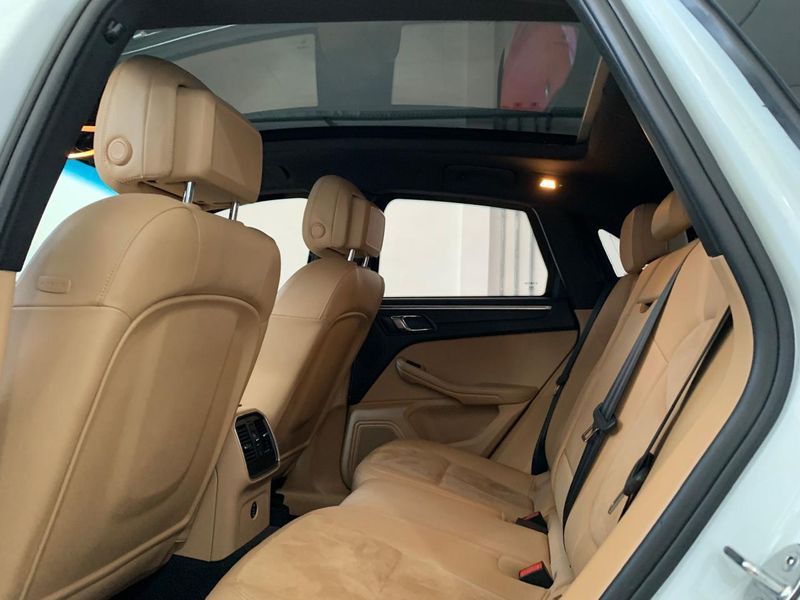 PORSCHE MACAN 2.0 16V GASOLINA 4P AUTOMÁTICO 2017/2018 FÁBIO BERNARDES PORTO ALEGRE / Carros no Vale