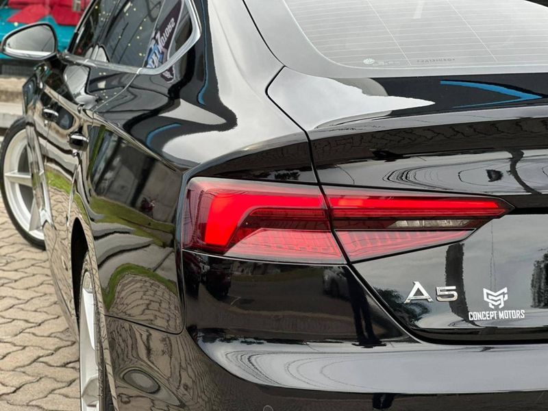 Audi A5 Ambiente Sportb 2.0 TFSI S Tonic 2018/2018 CONCEPT MOTORS PASSO FUNDO / Carros no Vale