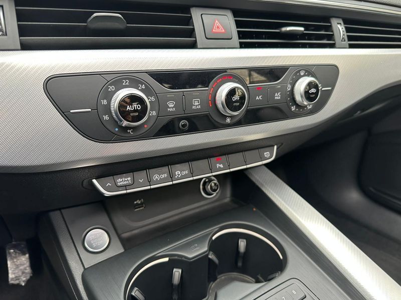 Audi A5 Ambiente Sportb 2.0 TFSI S Tonic 2018/2018 CONCEPT MOTORS PASSO FUNDO / Carros no Vale