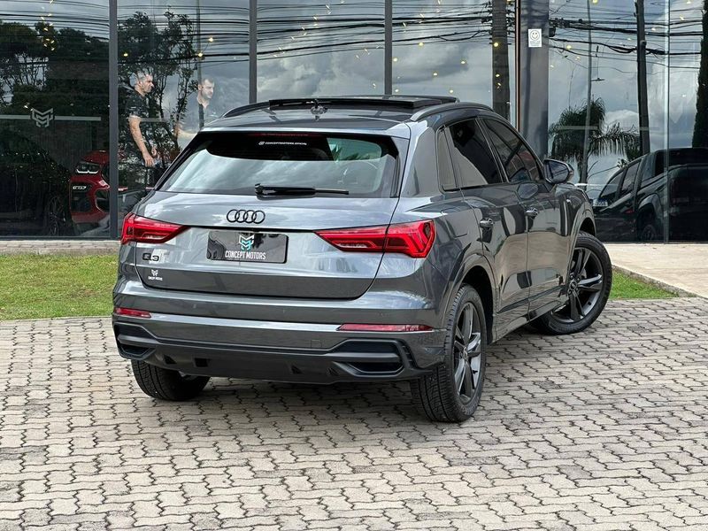 Audi Q3 Black S Line 1.4 TFSI S-tronic 2021/2021 CONCEPT MOTORS PASSO FUNDO / Carros no Vale