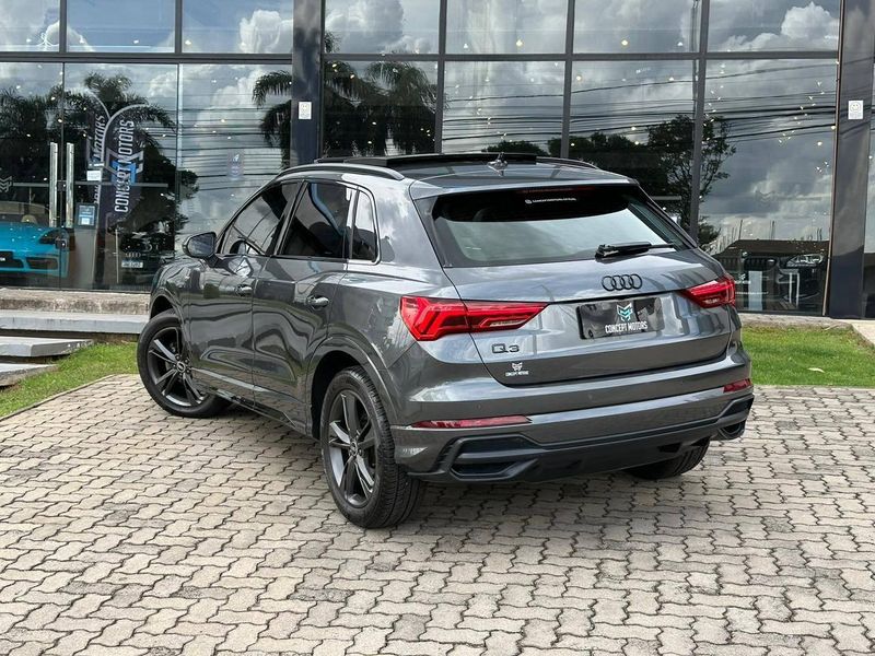 Audi Q3 Black S Line 1.4 TFSI S-tronic 2021/2021 CONCEPT MOTORS PASSO FUNDO / Carros no Vale