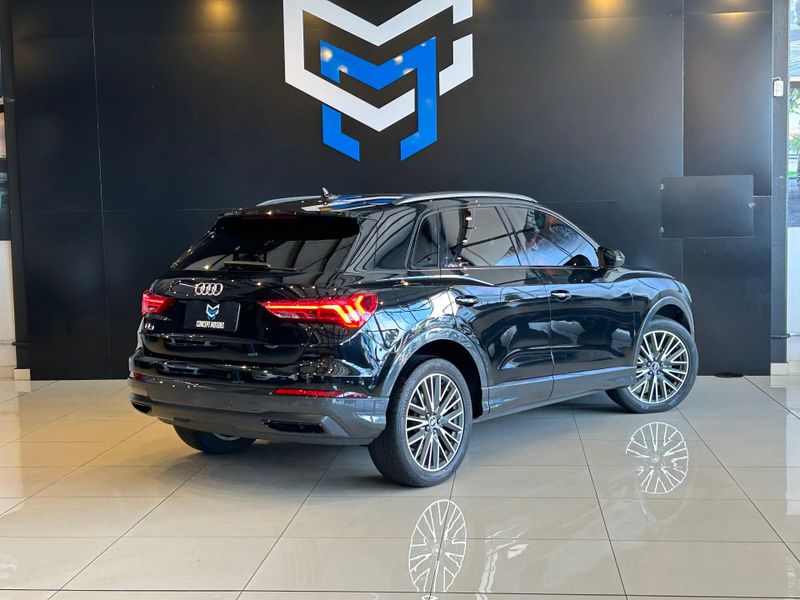 Audi Q3 Black S Line 1.4 TFSI S-tronic 2020/2021 CONCEPT MOTORS PASSO FUNDO / Carros no Vale