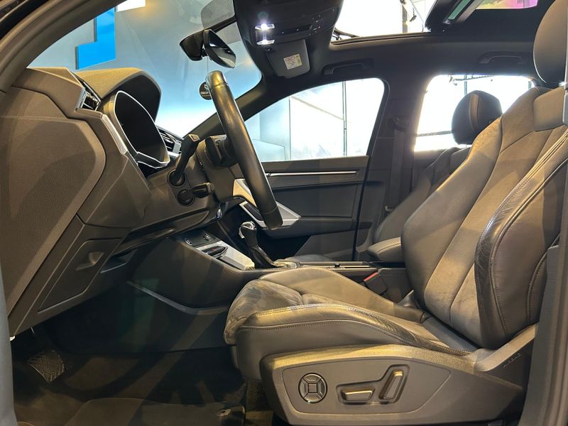 Audi Q3 Black S Line 1.4 TFSI S-tronic 2020/2021 CONCEPT MOTORS PASSO FUNDO / Carros no Vale