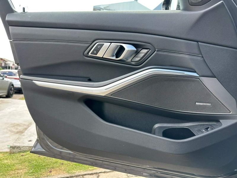 BMW 320i 2.0 TB M Sport A.Flex/M.Sport 4p 2020/2020 CONCEPT MOTORS PASSO FUNDO / Carros no Vale