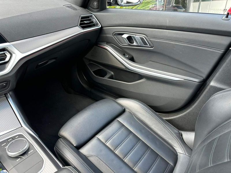 BMW 320i 2.0 TB M Sport A.Flex/M.Sport 4p 2020/2020 CONCEPT MOTORS PASSO FUNDO / Carros no Vale