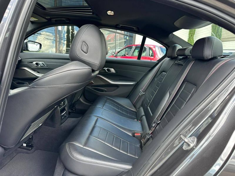 BMW 320i 2.0 TB M Sport A.Flex/M.Sport 4p 2020/2020 CONCEPT MOTORS PASSO FUNDO / Carros no Vale