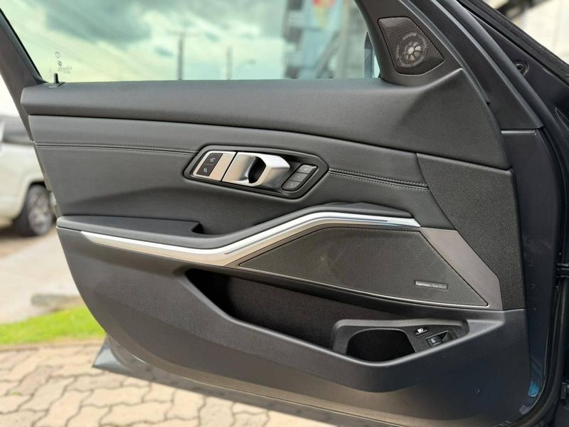 BMW 330e M Sport 2.0 Turbo Aut (HÃ­brido) 2021/2021 CONCEPT MOTORS PASSO FUNDO / Carros no Vale