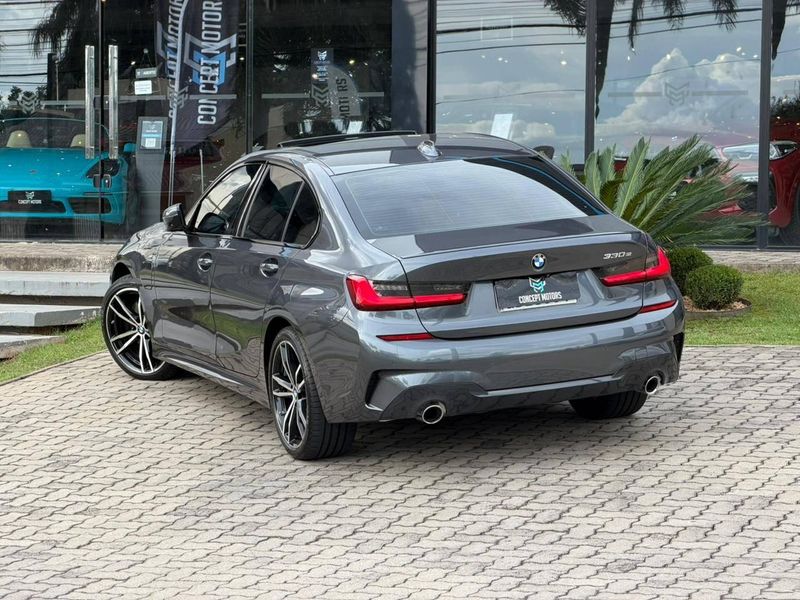 BMW 330e M Sport 2.0 Turbo Aut (HÃ­brido) 2021/2021 CONCEPT MOTORS PASSO FUNDO / Carros no Vale