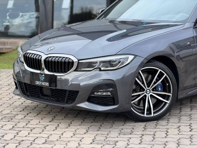 BMW 330e M Sport 2.0 Turbo Aut (HÃ­brido) 2021/2021 CONCEPT MOTORS PASSO FUNDO / Carros no Vale