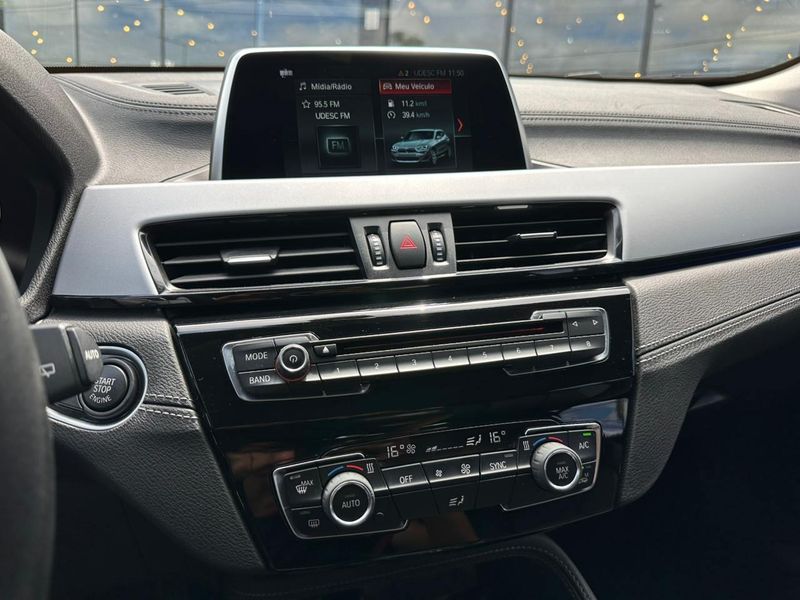 BMW X2 SDRIVE 20i 2.0/2.0 TB A Flex 16V Aut 2019/2019 CONCEPT MOTORS PASSO FUNDO / Carros no Vale