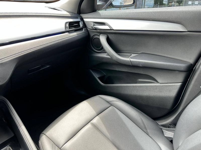 BMW X2 SDRIVE 20i 2.0/2.0 TB A Flex 16V Aut 2019/2019 CONCEPT MOTORS PASSO FUNDO / Carros no Vale